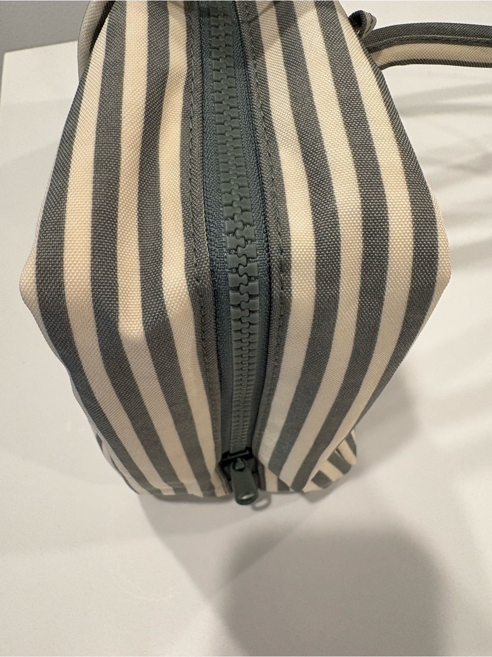 Baggu Nylon Bowler Bag With Horse Charm - Picture 2 of 5